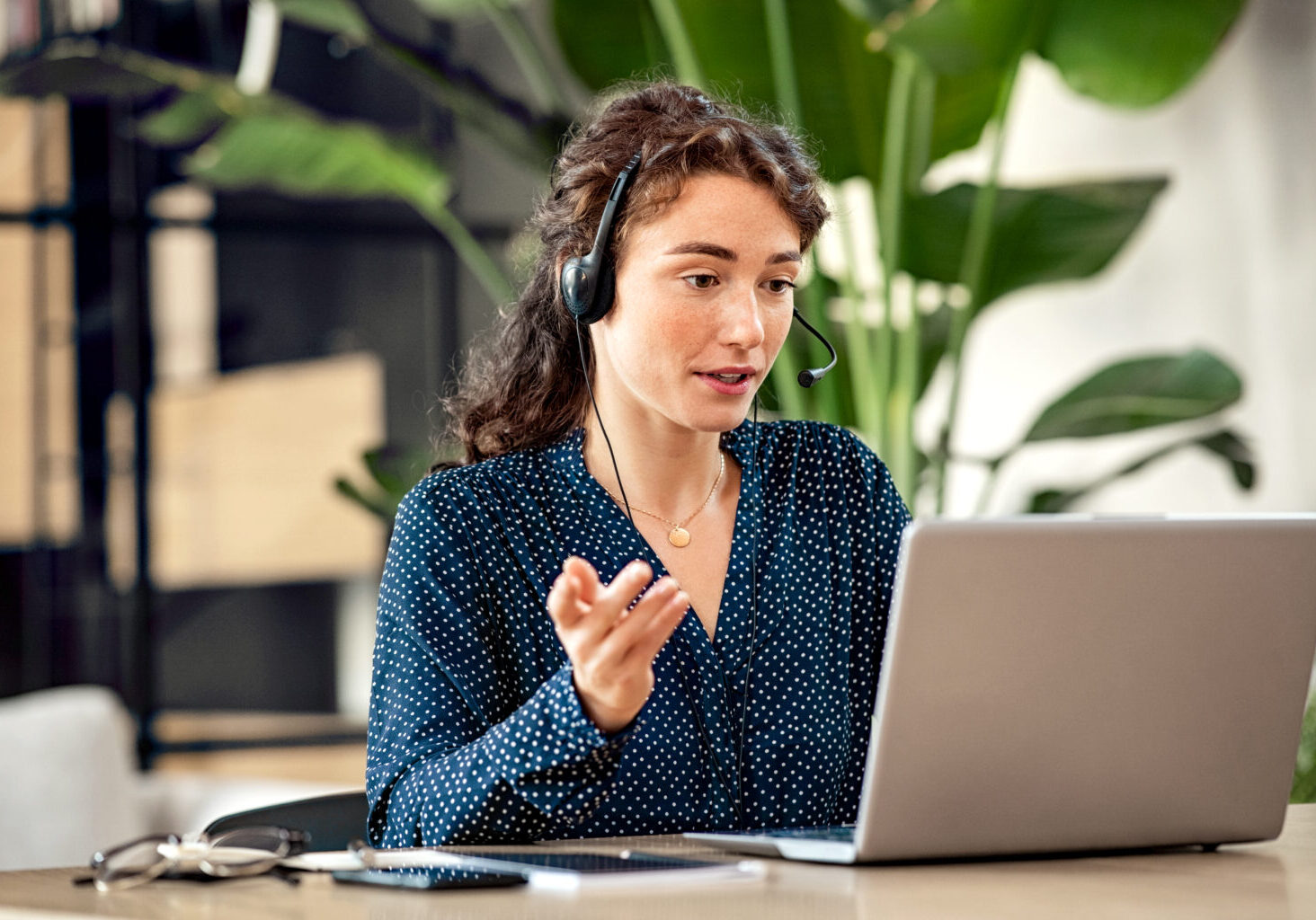 Ontdek hoe je WhatsApp en andere kanalen met Mitel integreert. Kies de juiste oplossing voor jouw organisatie. Esprit ICT kan je adviseren.